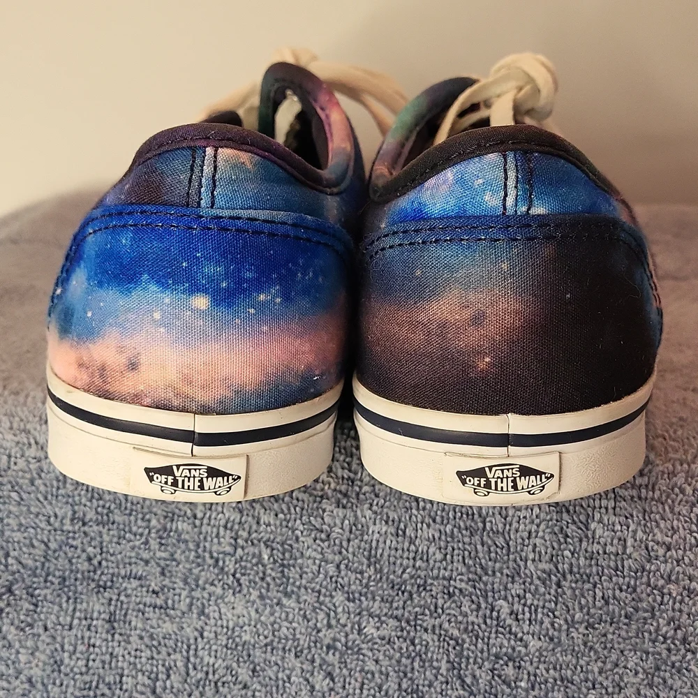 Cosmic Vans - Picture 5 of 9
